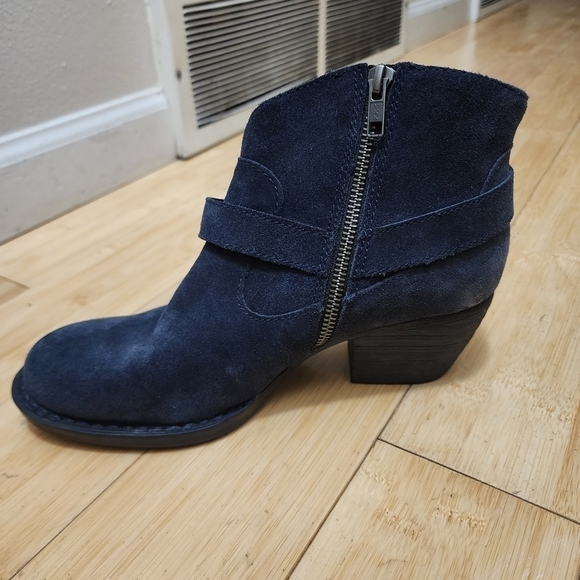 Born Navy Blue Heeled Ankle Boots Booties Women's 8 M Zip Up Side Almond Toe EUC - Picture 5 of 13